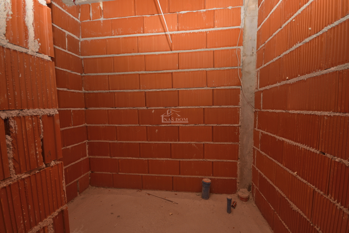 Appartamento di lusso S2 con piscina e giardino al piano terra di una nuova costruzione – Vodice