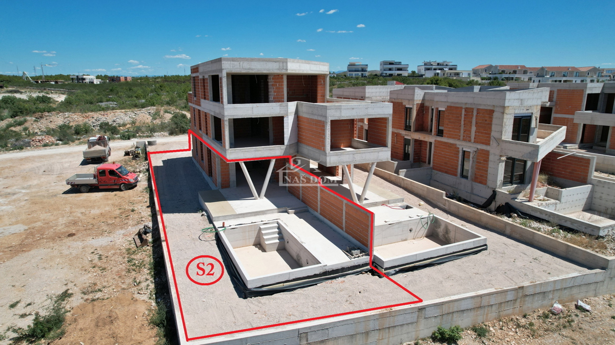 Appartamento di lusso S2 con piscina e giardino al piano terra di una nuova costruzione – Vodice