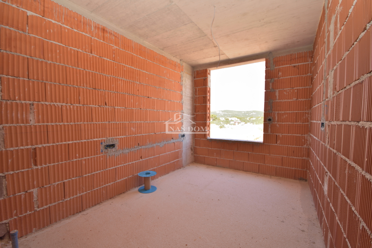 Appartamento di lusso S2 con piscina e giardino al piano terra di una nuova costruzione – Vodice