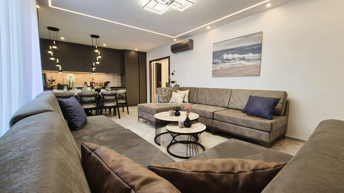 Brodarica - Villa con piscina, a 70 m dal mare