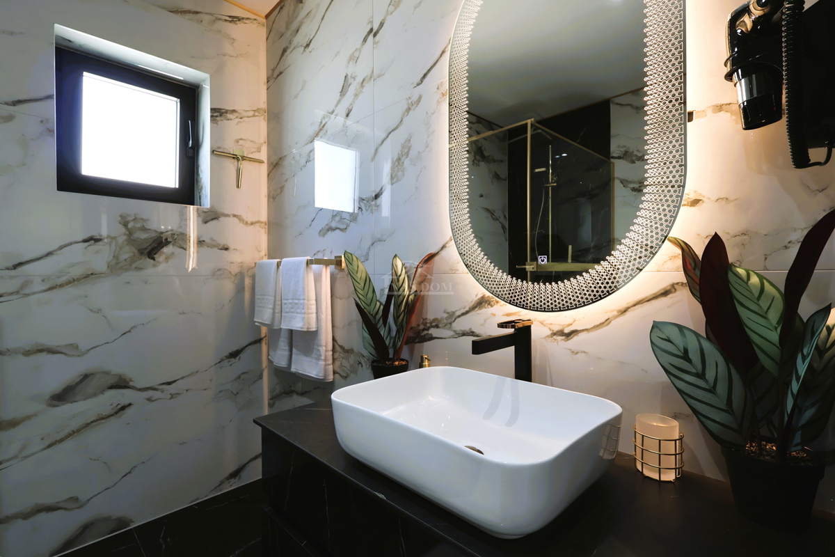 Brodarica - Villa con piscina, a 70 m dal mare