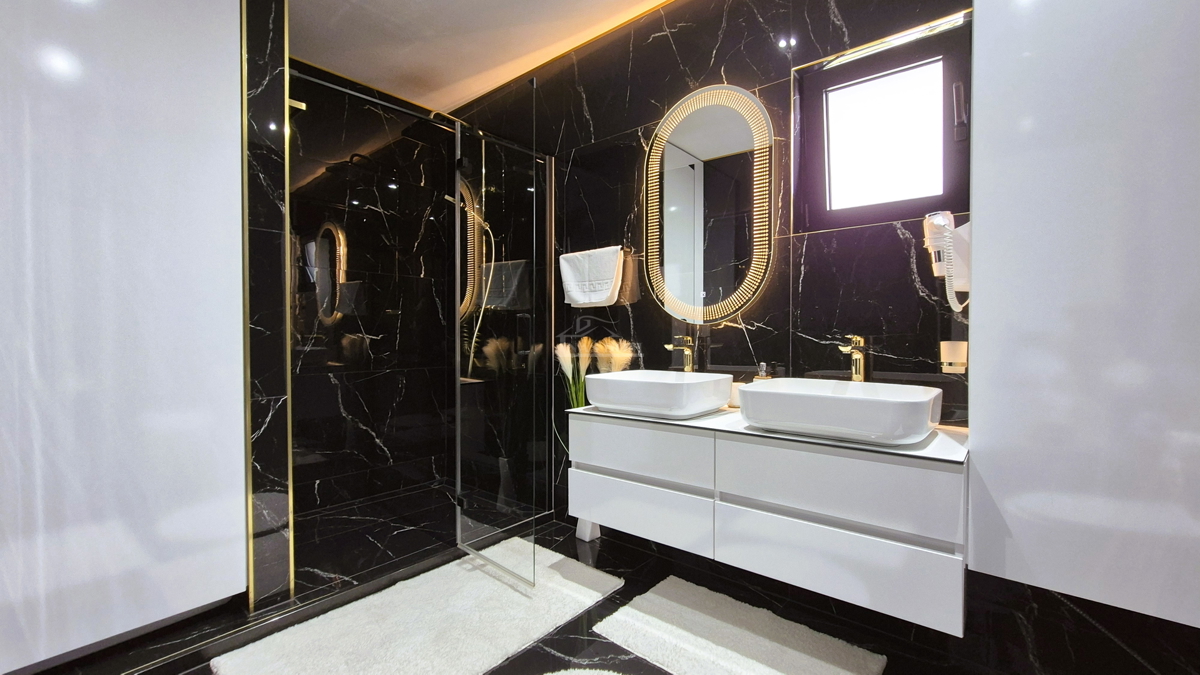 Brodarica - Villa con piscina, a 70 m dal mare