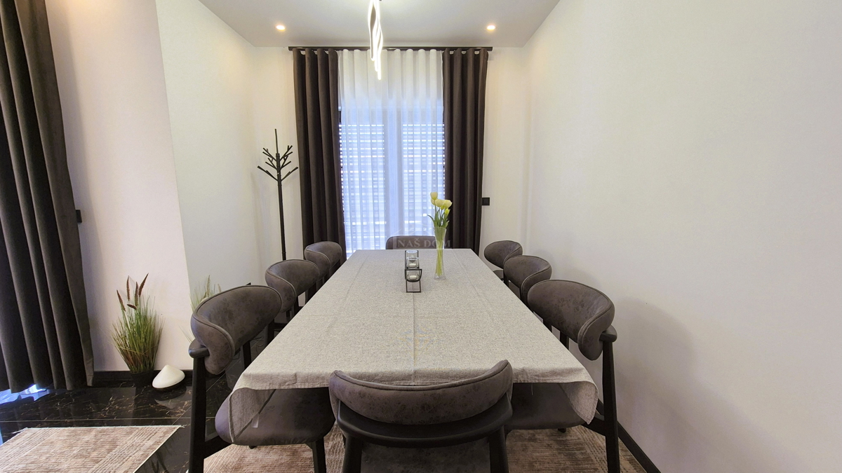 Brodarica - Villa con piscina, a 70 m dal mare