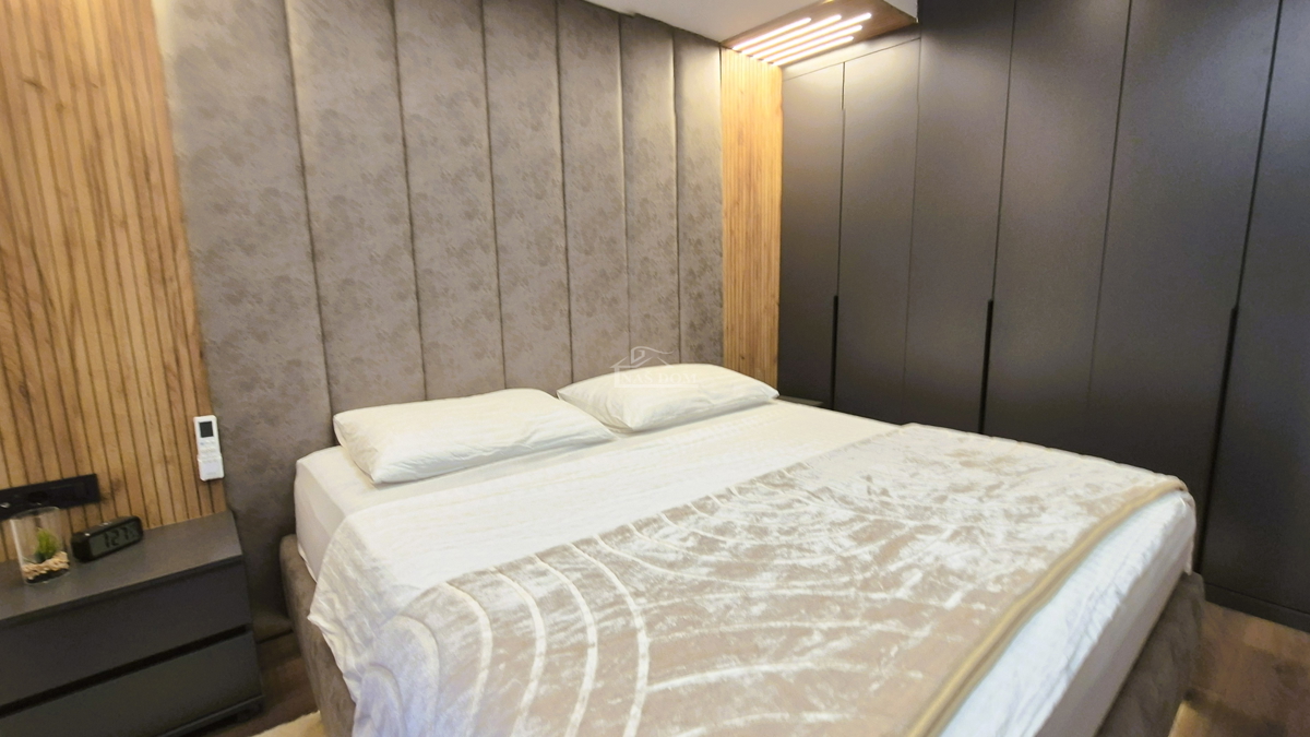 Brodarica - Villa con piscina, a 70 m dal mare