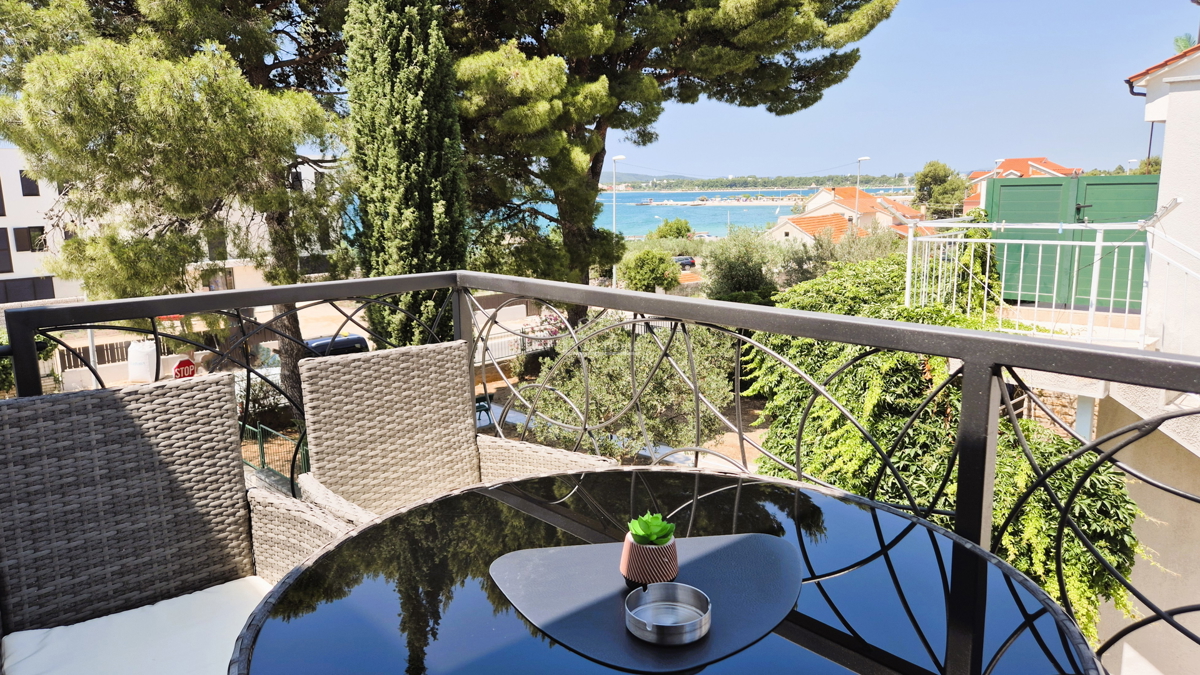 Brodarica - Villa con piscina, a 70 m dal mare