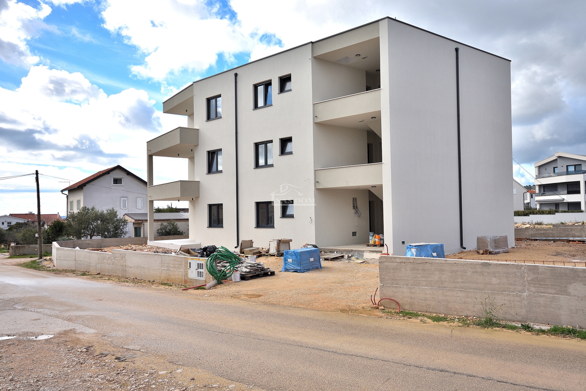 Vodice - **NUOVA COSTRUZIONE** Appartamento S3 con due camere da letto, primo piano, vista mare
