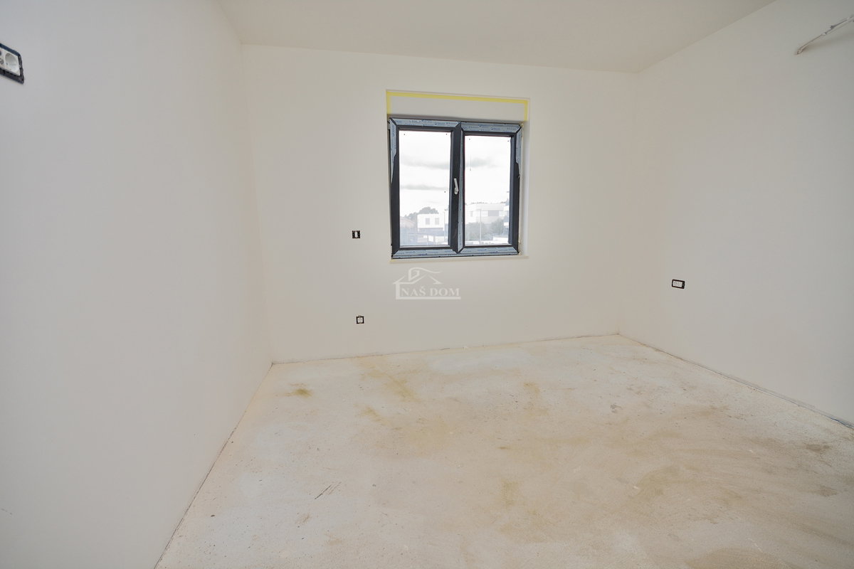 Vodice - **NUOVA COSTRUZIONE** Appartamento S3 con due camere da letto, primo piano, vista mare