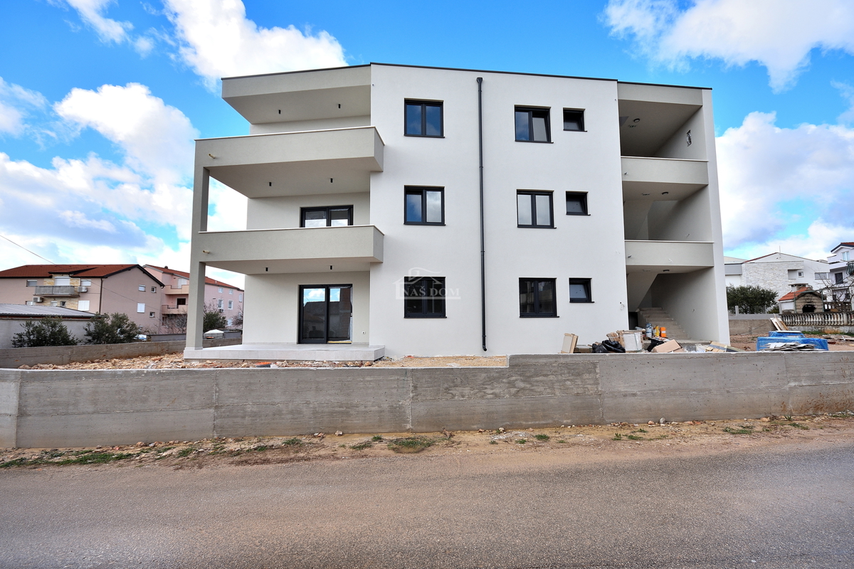 Vodice - **NUOVA COSTRUZIONE** Appartamento S3 con due camere da letto, primo piano, vista mare