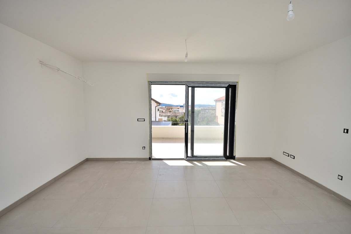 Vodice - **NUOVA COSTRUZIONE** Appartamento S3 con due camere da letto, primo piano, vista mare