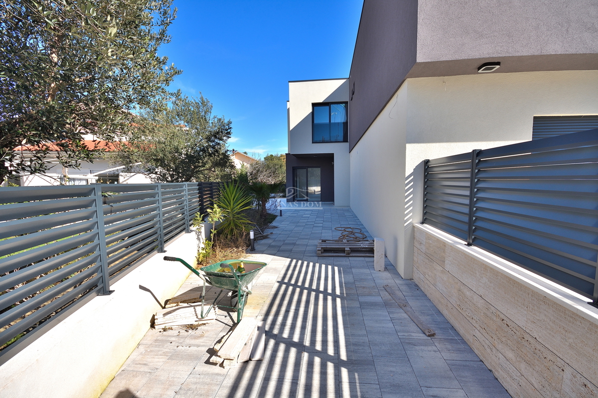 Srima, Vodice - Dvojna kuća S2 con piscina vicino alla spiaggia