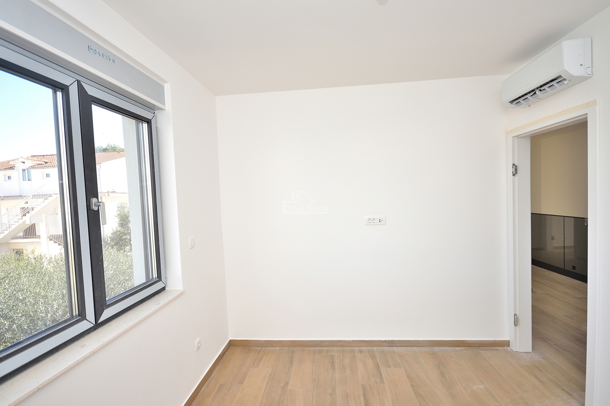 Srima, Vodice - Dvojna kuća S2 con piscina vicino alla spiaggia