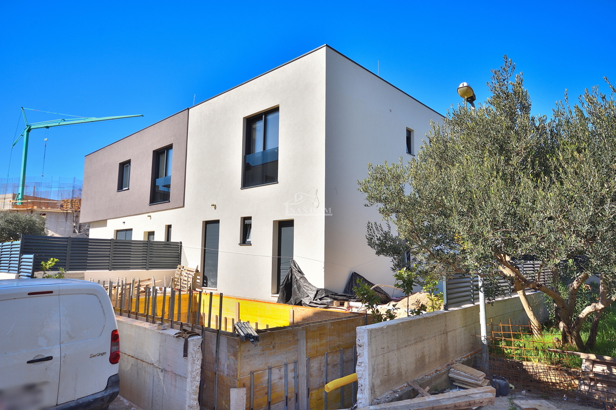 Srima, Vodice - Dvojna kuća S2 con piscina vicino alla spiaggia