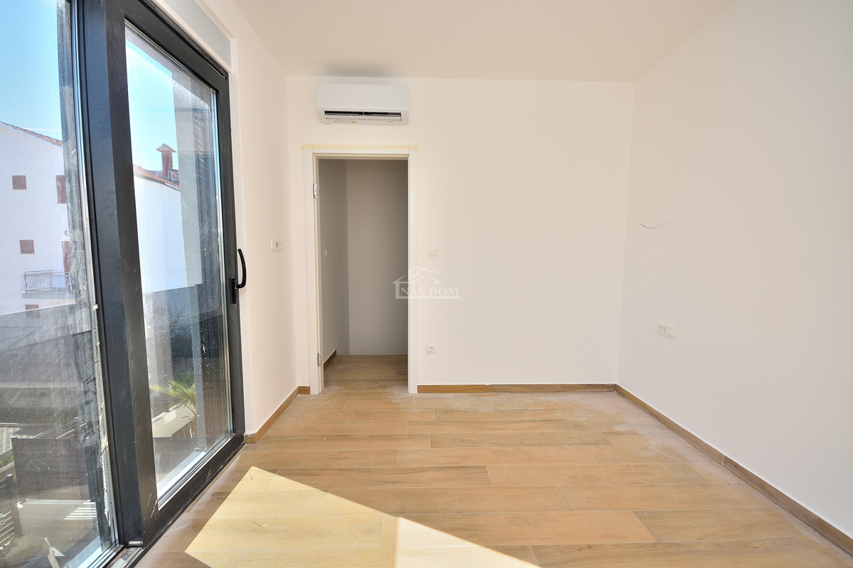 Srima, Vodice - Dvojna kuća S2 con piscina vicino alla spiaggia