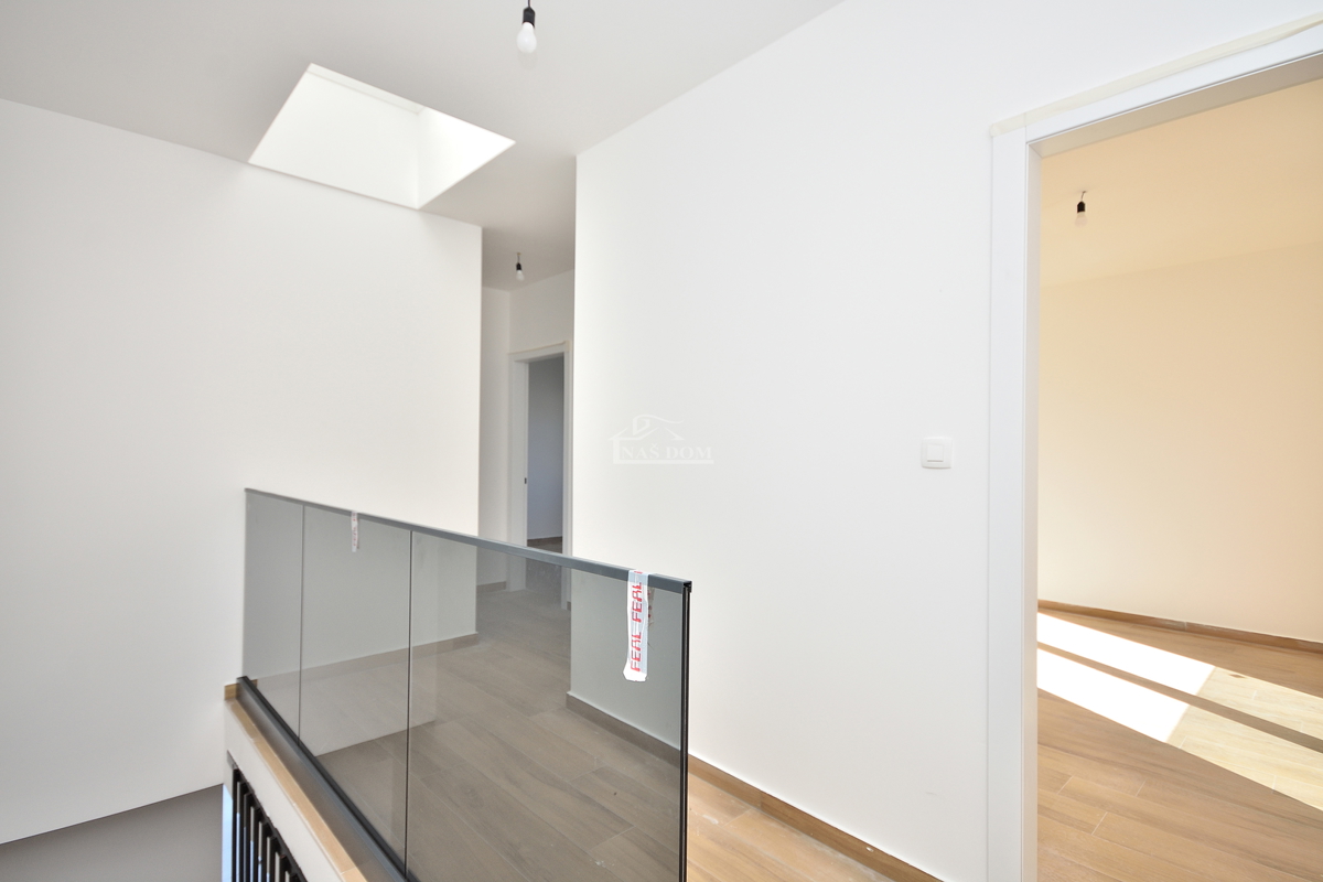 Srima, Vodice - Dvojna kuća S2 con piscina vicino alla spiaggia