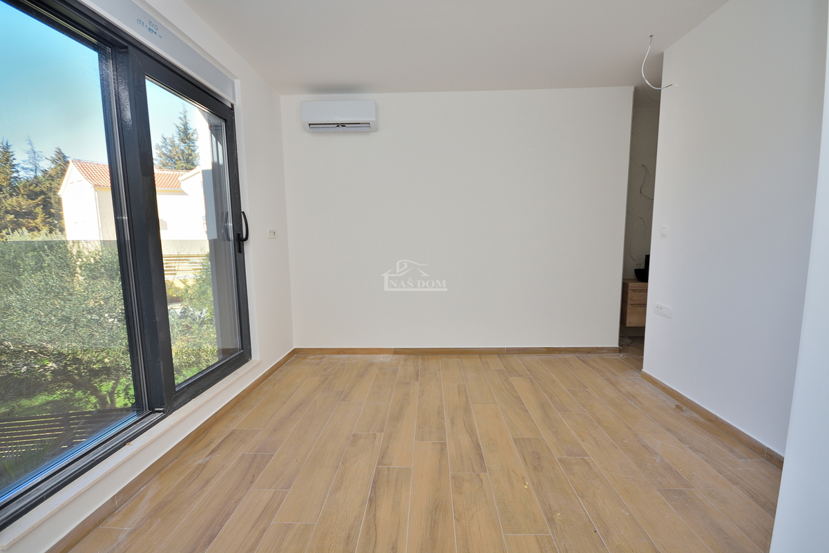 Srima, Vodice - Dvojna kuća S2 con piscina vicino alla spiaggia