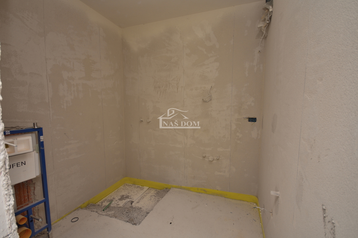 Vodice - Appartamento S1 con piscina e giardino