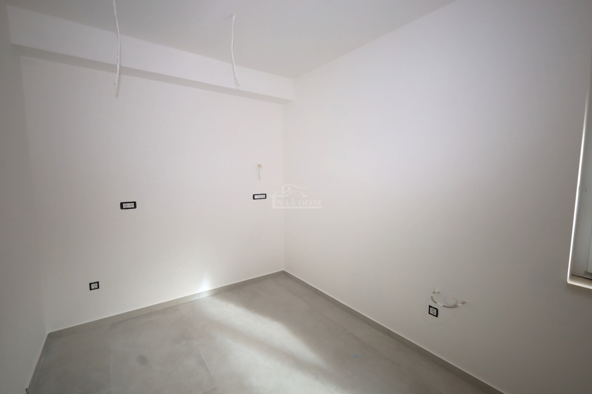 Vodice - Appartamento S1 con piscina e giardino