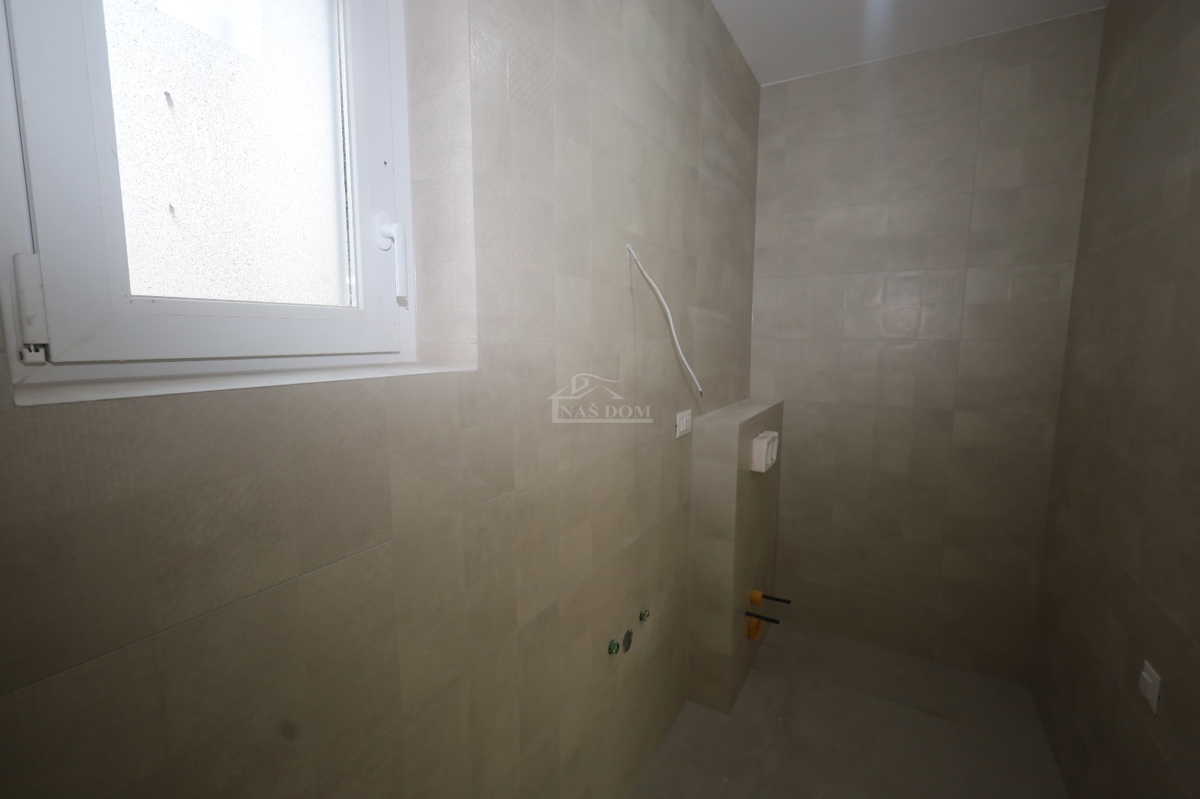 Vodice - Appartamento S1 con piscina e giardino