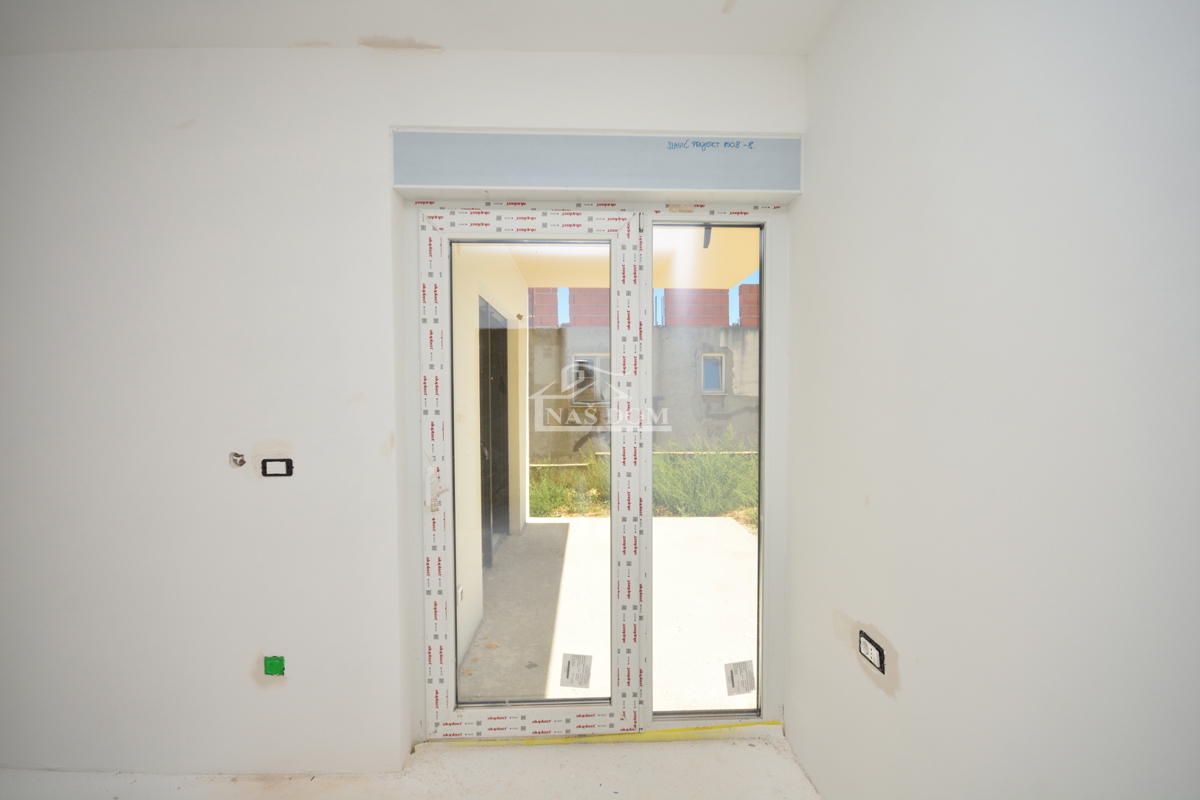 Vodice - Appartamento S1 con piscina e giardino