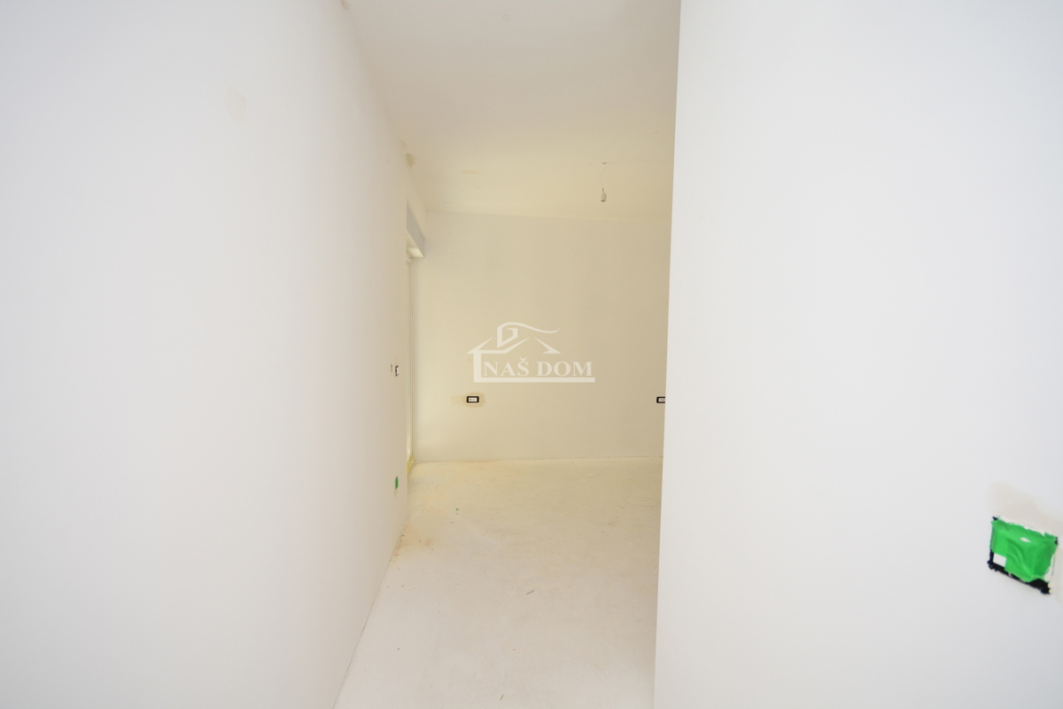 Vodice - Appartamento S1 con piscina e giardino