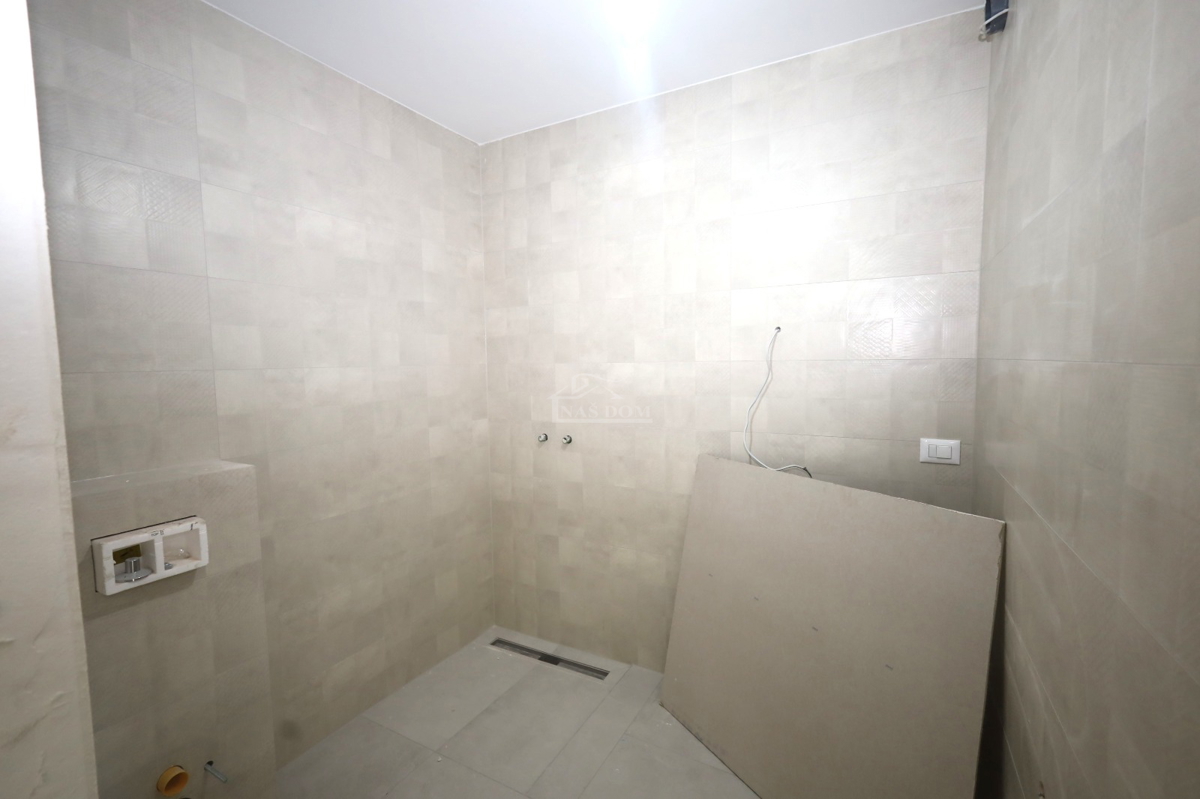 Vodice - Appartamento S1 con piscina e giardino