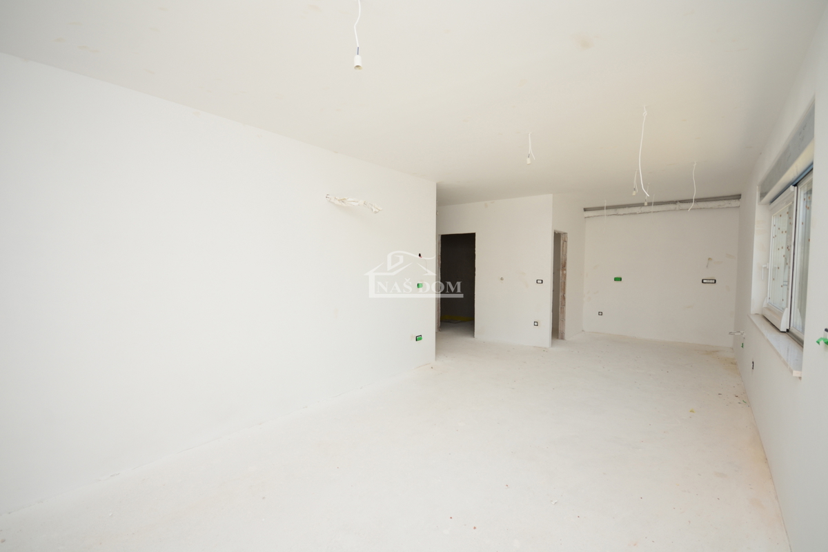 Vodice - Appartamento S1 con piscina e giardino