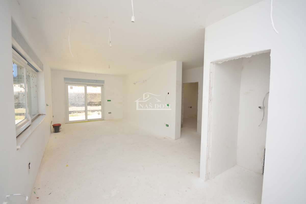 Vodice - Appartamento S1 con piscina e giardino