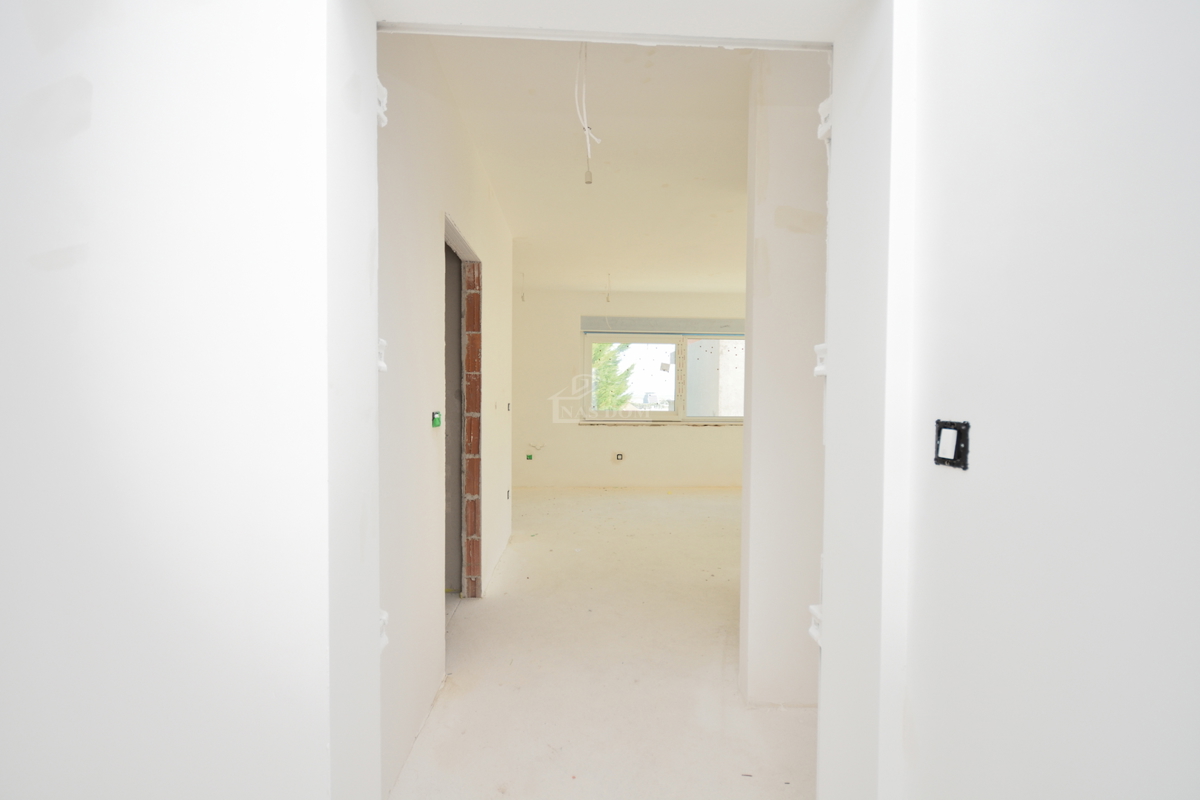 Vodice - Appartamento S1 con piscina e giardino