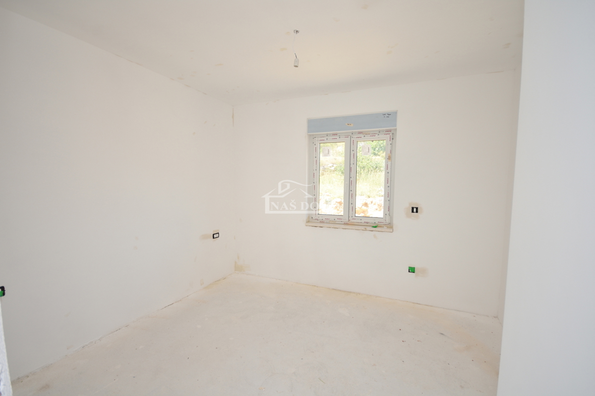 Vodice - Appartamento S1 con piscina e giardino