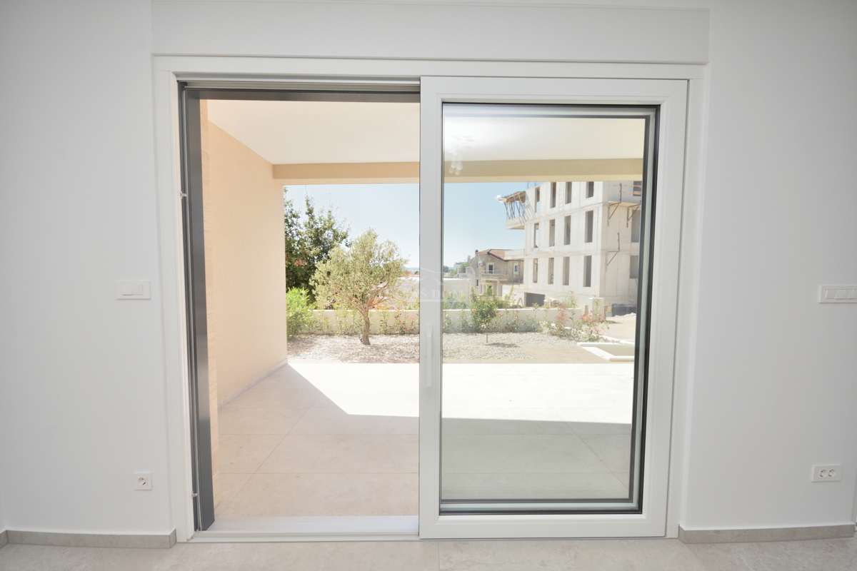 Tribunj – Appartamento di lusso S1 in edificio di nuova costruzione, a soli 400 m dalla spiaggia e dal centro