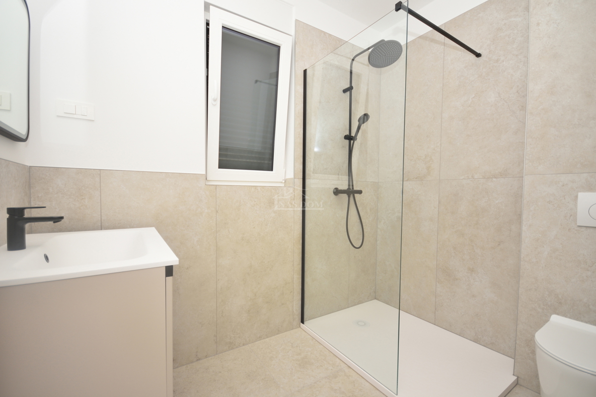 Tribunj – Appartamento di lusso S1 in edificio di nuova costruzione, a soli 400 m dalla spiaggia e dal centro