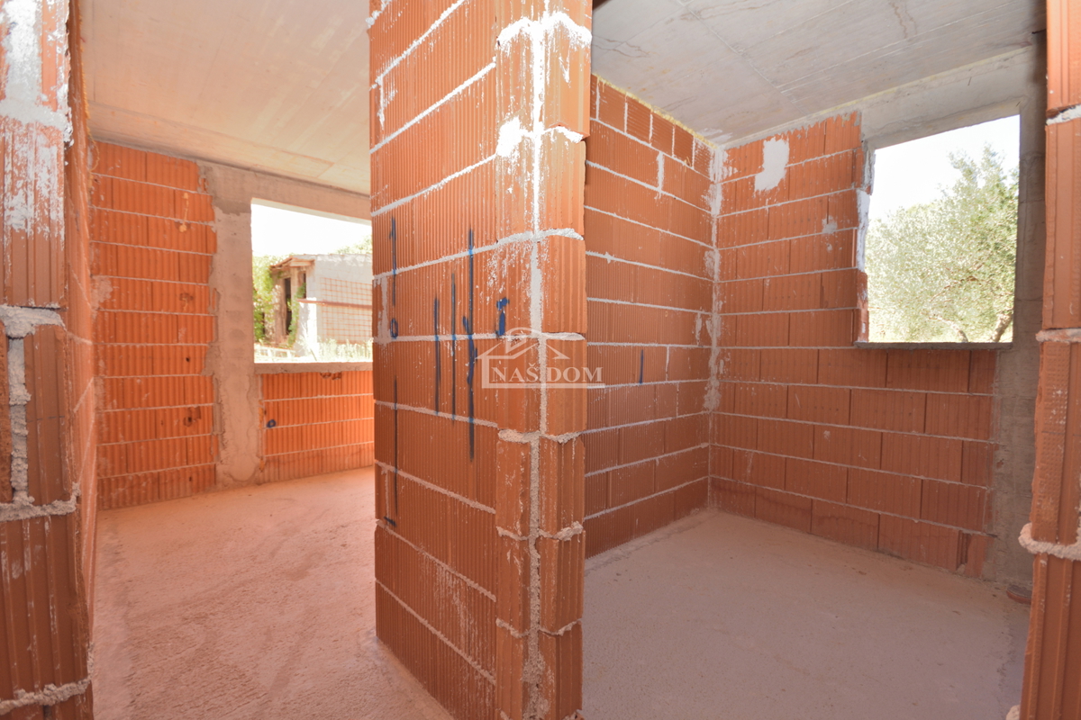 Vodice - Appartamento S1 con giardino, a 500 m dal centro