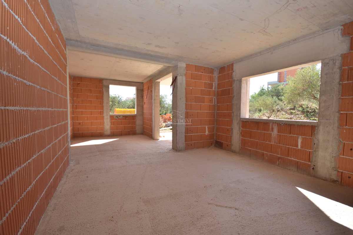 Vodice - Appartamento S1 con giardino, a 500 m dal centro