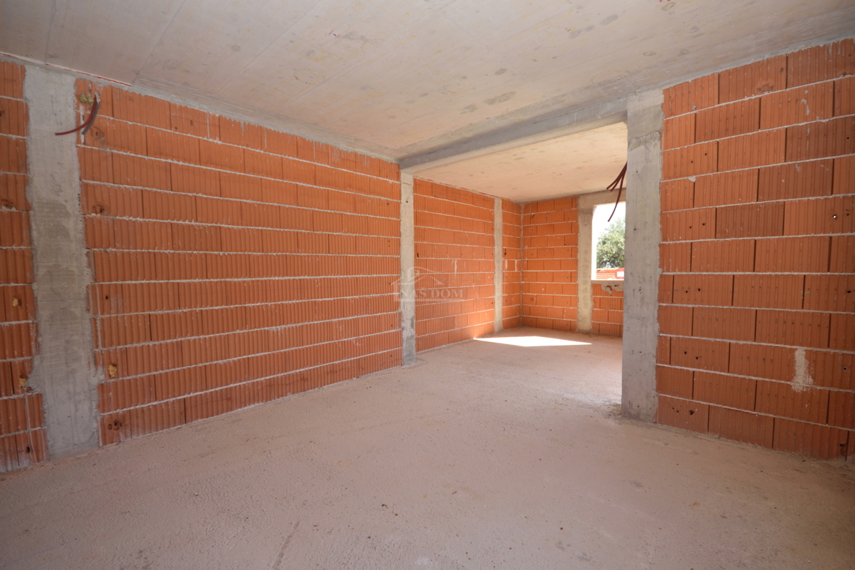 Vodice - Appartamento S1 con giardino, a 500 m dal centro