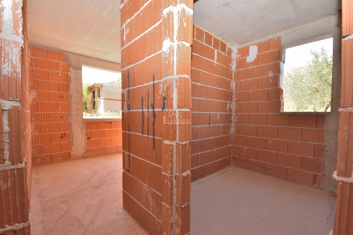 Vodice - Appartamento S1 con giardino, a 500 m dal centro