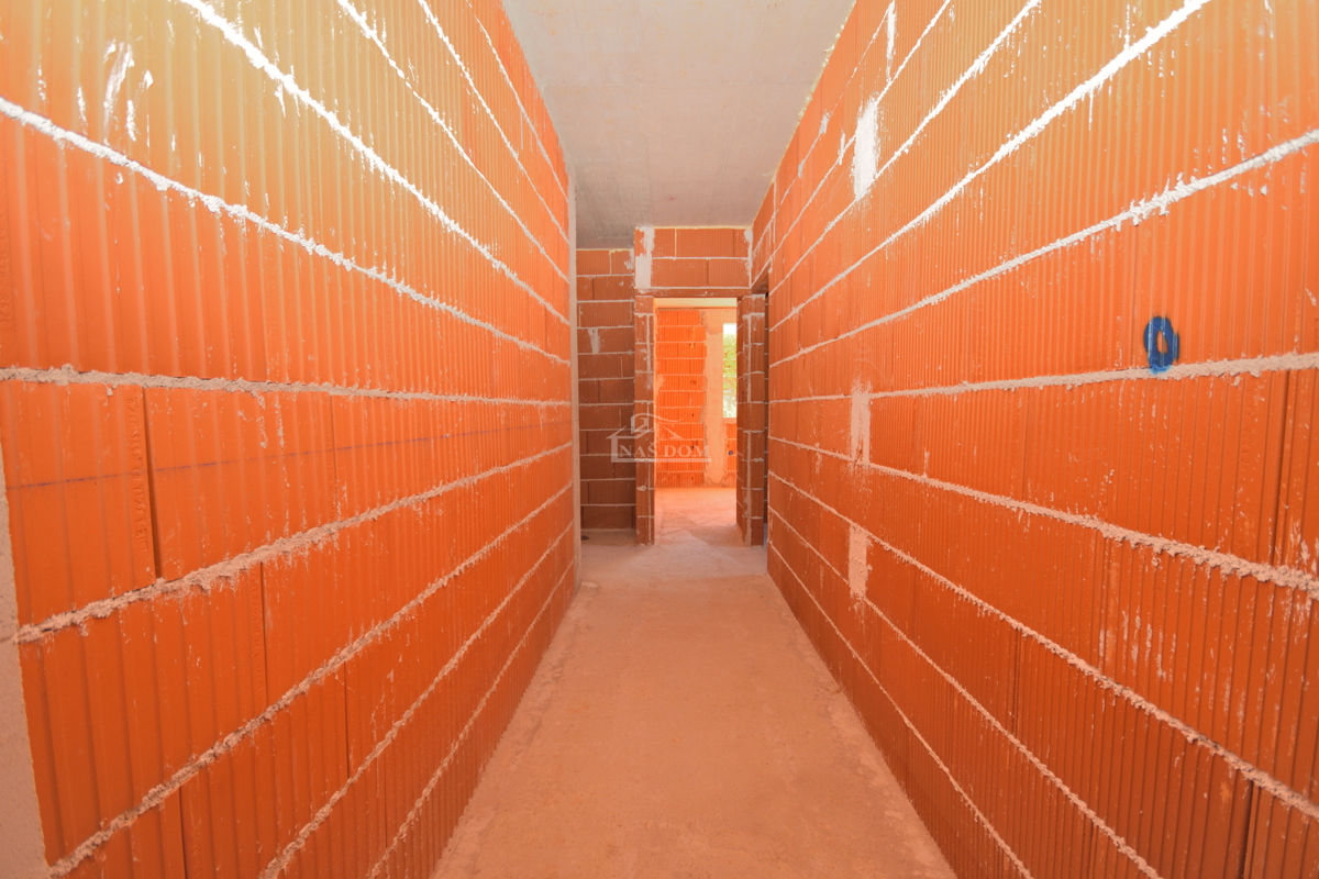 Vodice - Appartamento S1 con giardino, a 500 m dal centro