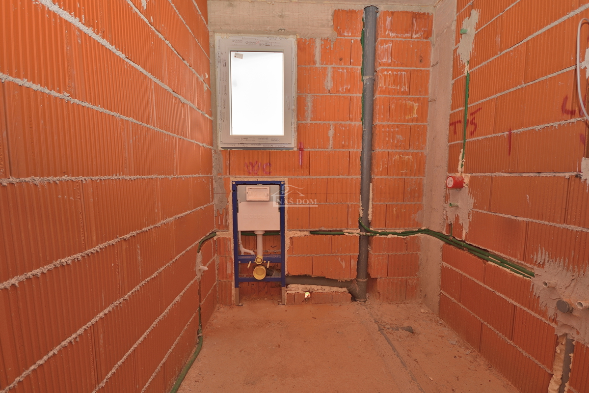 TRIBUNJ, SOVLJE - appartamento su due piani con vista mare