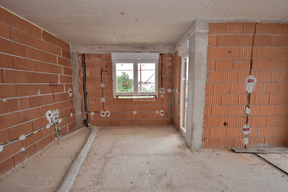 TRIBUNJ, SOVLJE - appartamento su due piani con vista mare