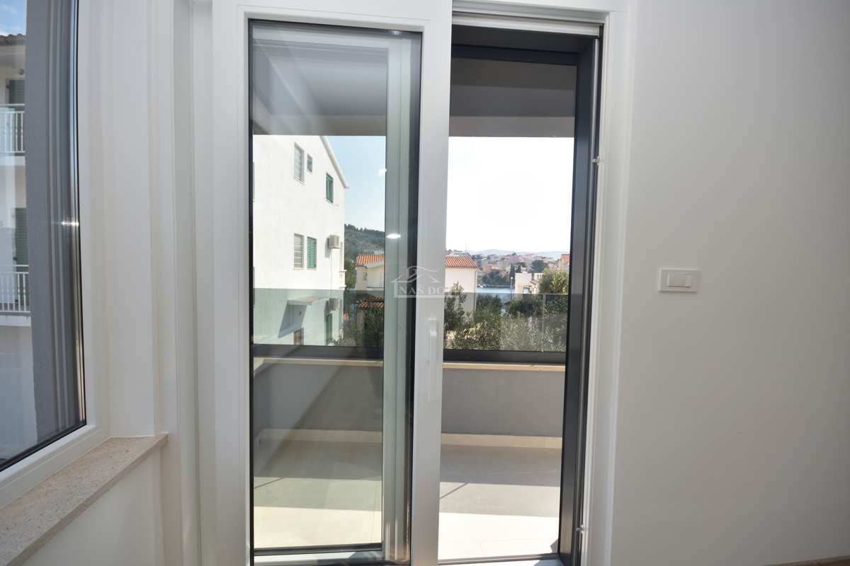 Žaborić - Doppia casa S2, a 70 m dal mare, nuova costruzione con giardino e terrazza