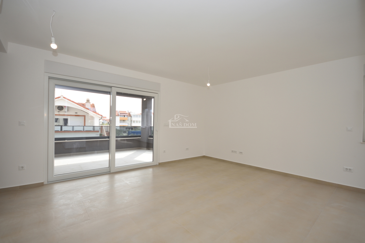 Vodice - Appartamento trilocale S2 al primo piano, ottima posizione