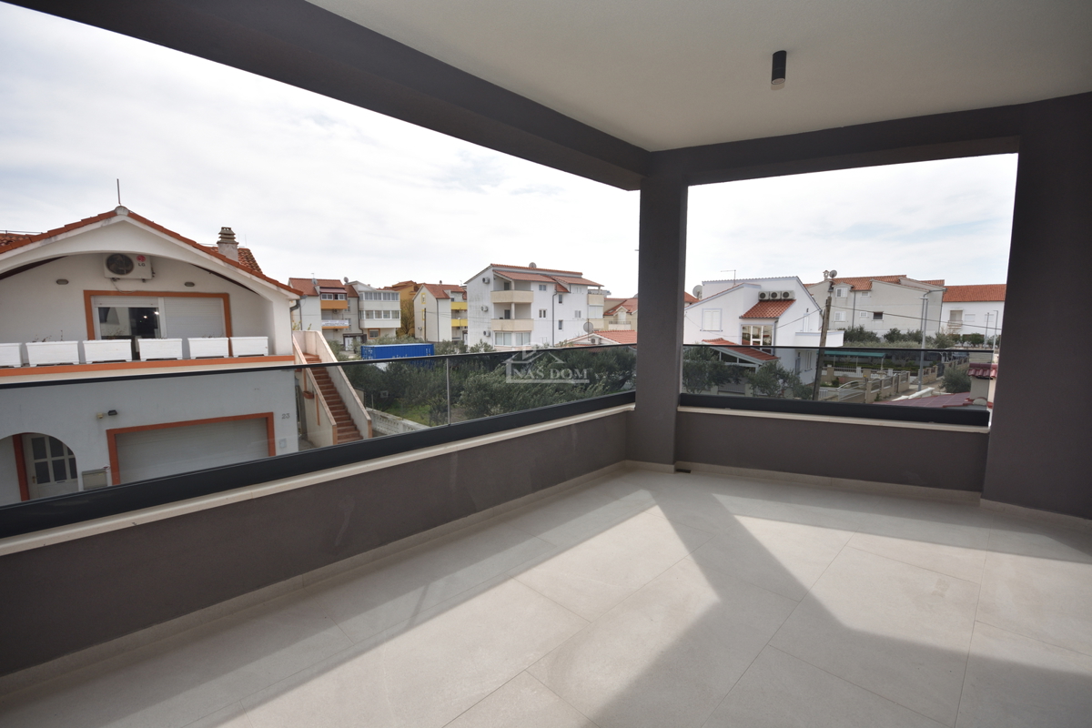 Vodice - Appartamento trilocale S2 al primo piano, ottima posizione