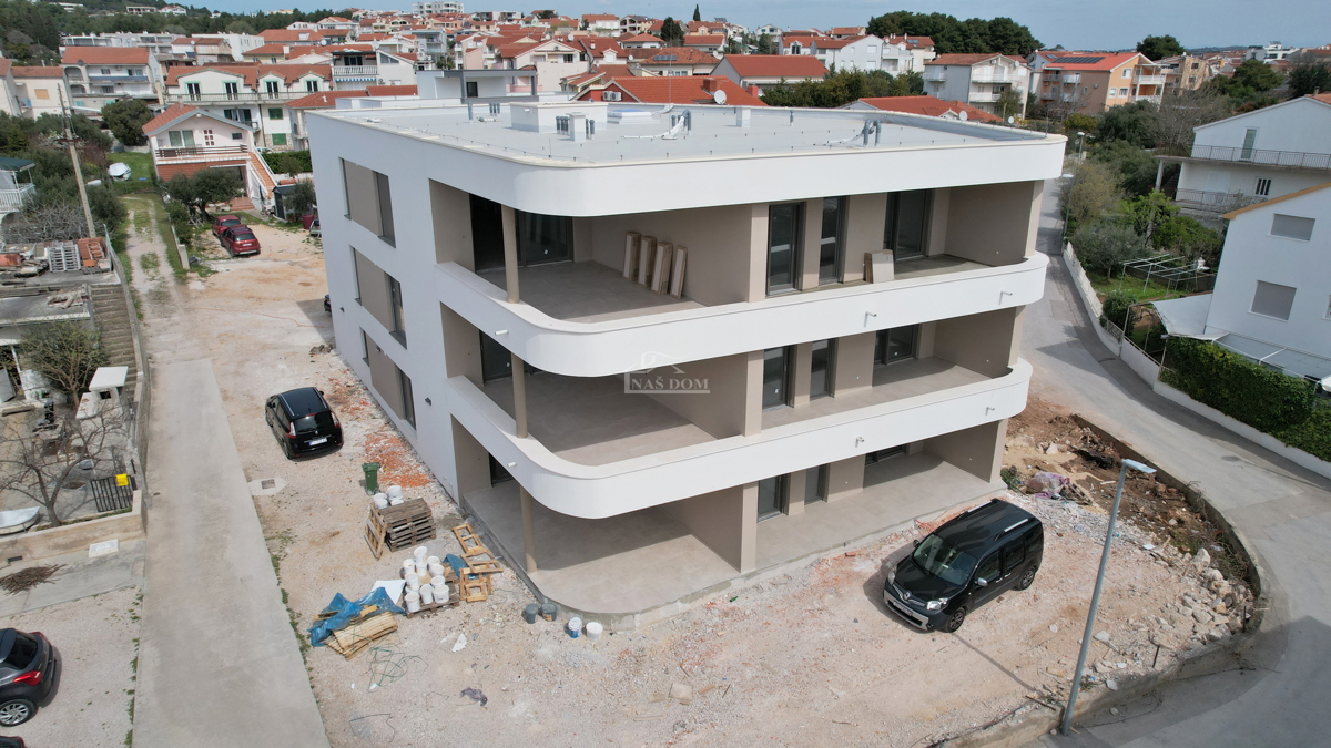 Vodice - Appartamento di lusso S2 con giardino, a soli 50 m dalla spiaggia