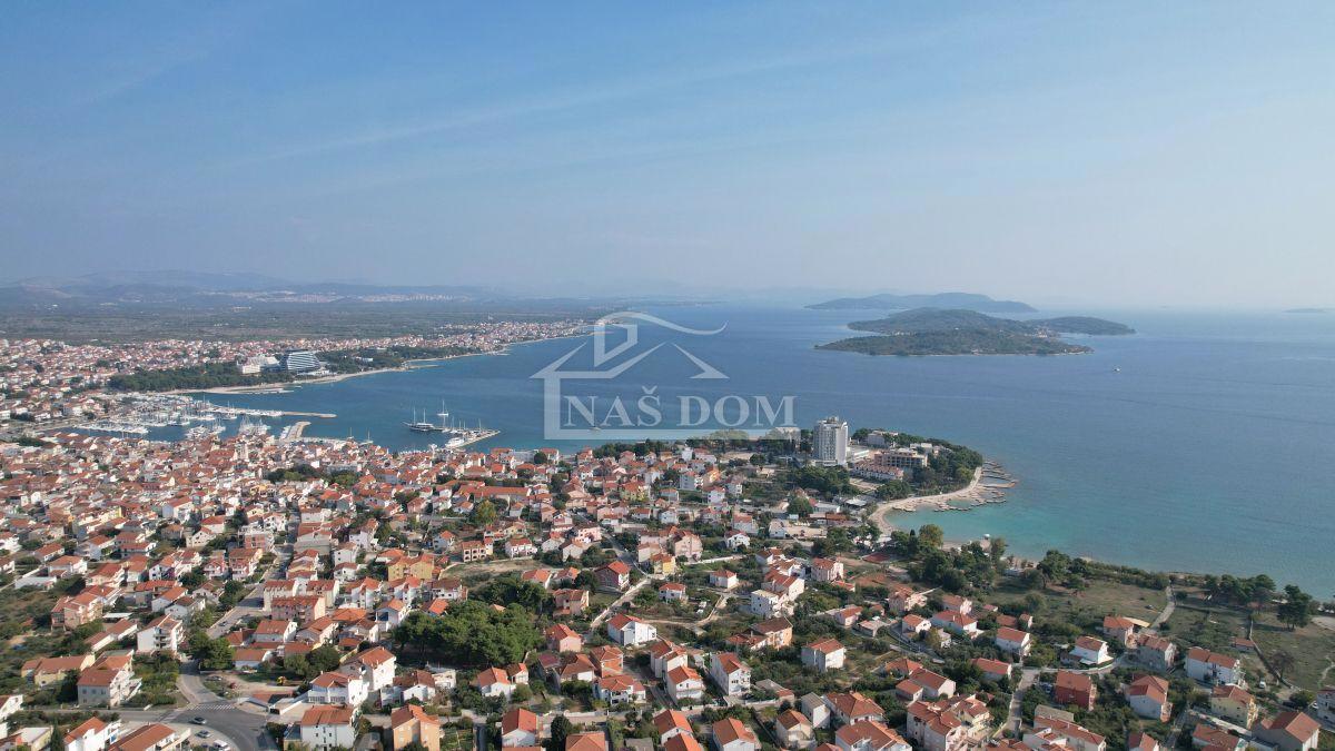 Vodice - Casa con piscina, vista mare, 600m dalla spiaggia