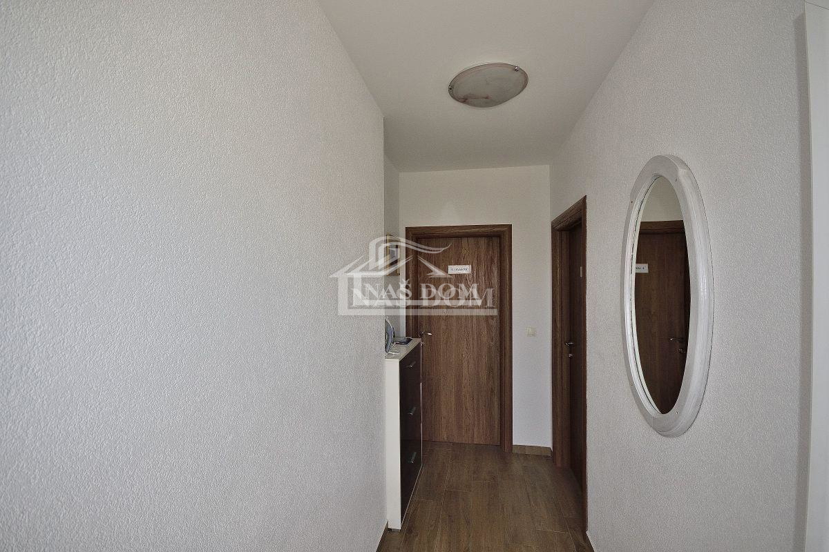 Vodice casa con tre appartamenti, giardino, gazebo