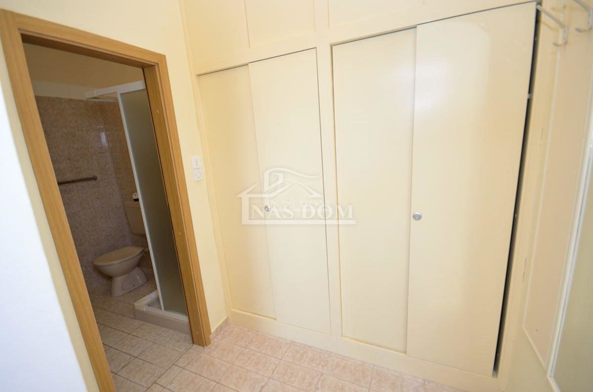 Srima, casa di lusso con 5 appartamenti, a 50m dalla spiaggia