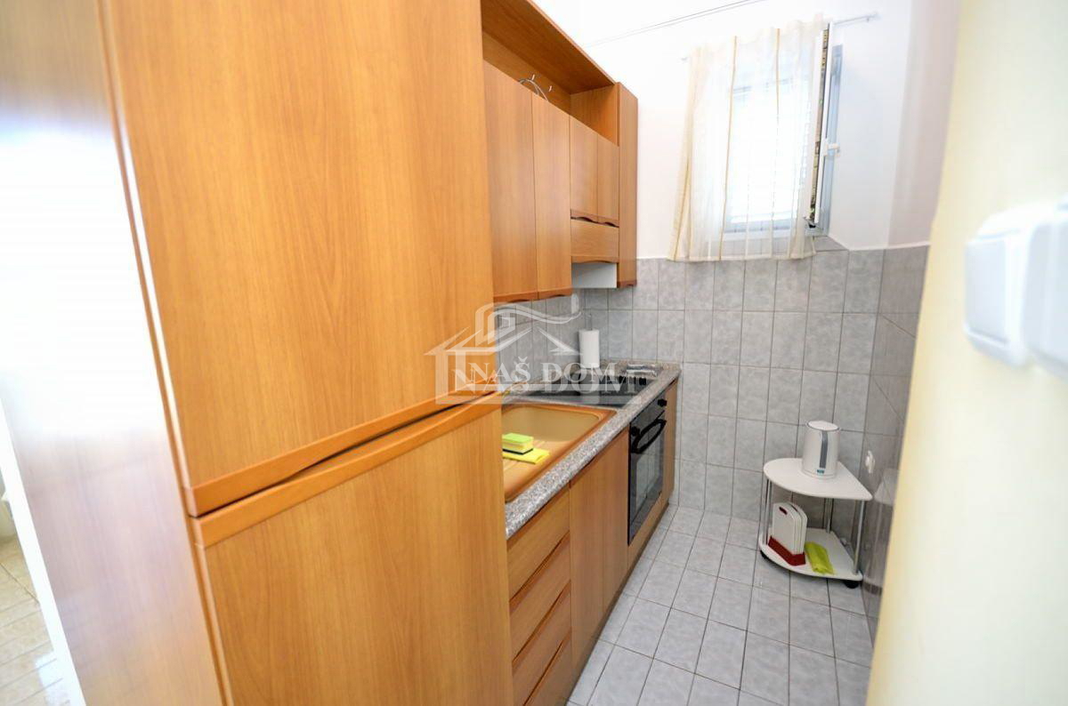 Srima, casa di lusso con 5 appartamenti, a 50m dalla spiaggia