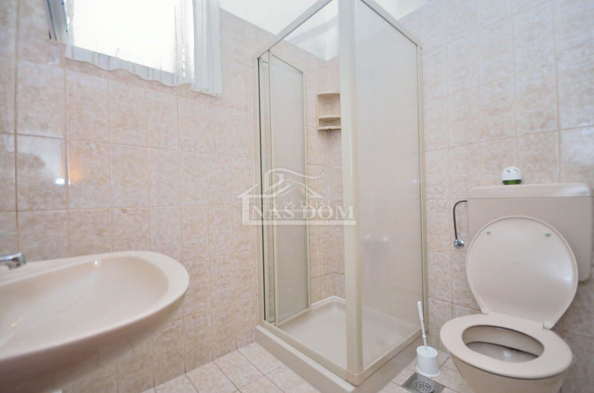 Srima, casa di lusso con 5 appartamenti, a 50m dalla spiaggia