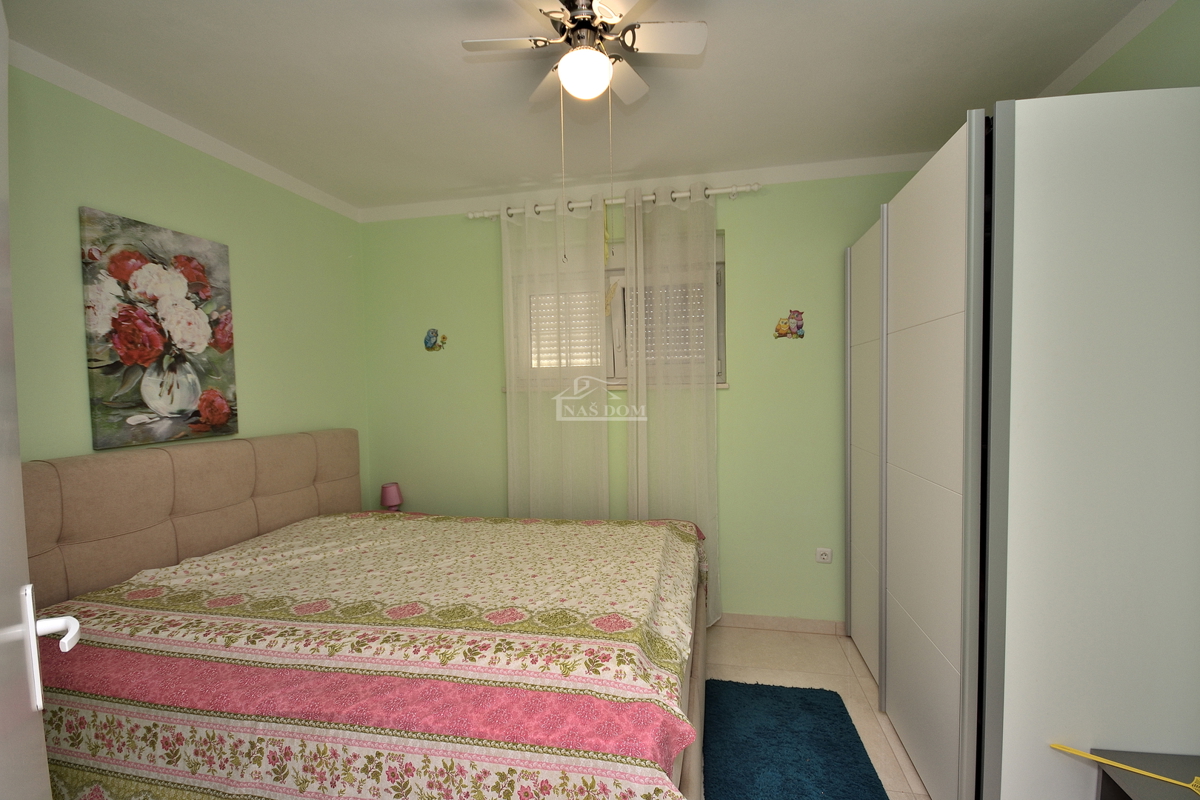 Tribunj - villa con piscina vicino alla spiaggia