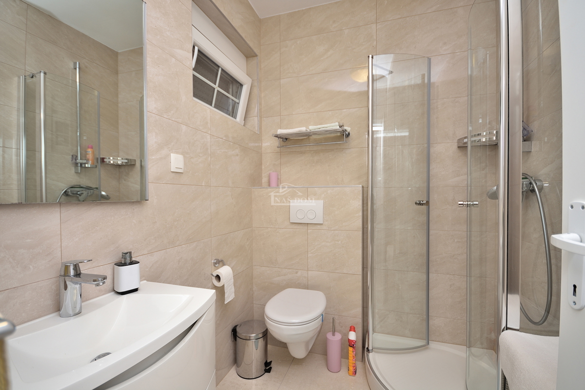 Tribunj - villa con piscina vicino alla spiaggia