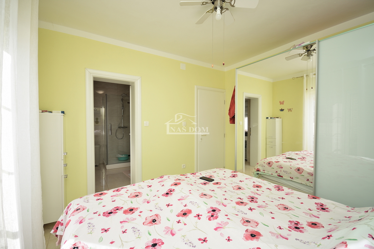 Tribunj , villa con piscina